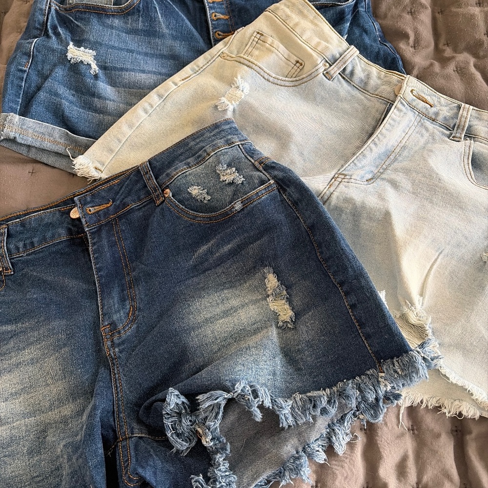 3 Jean shorts